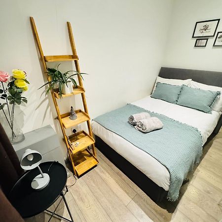 "Spacious Family, Friendly" 1 Bedroom In Kings Cross, St Pancras!!!118A Londra Esterno foto